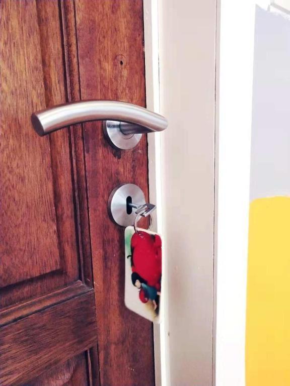 Cozy Rooms With Share The Bathroom And Kitchen بروكسل المظهر الخارجي الصورة
