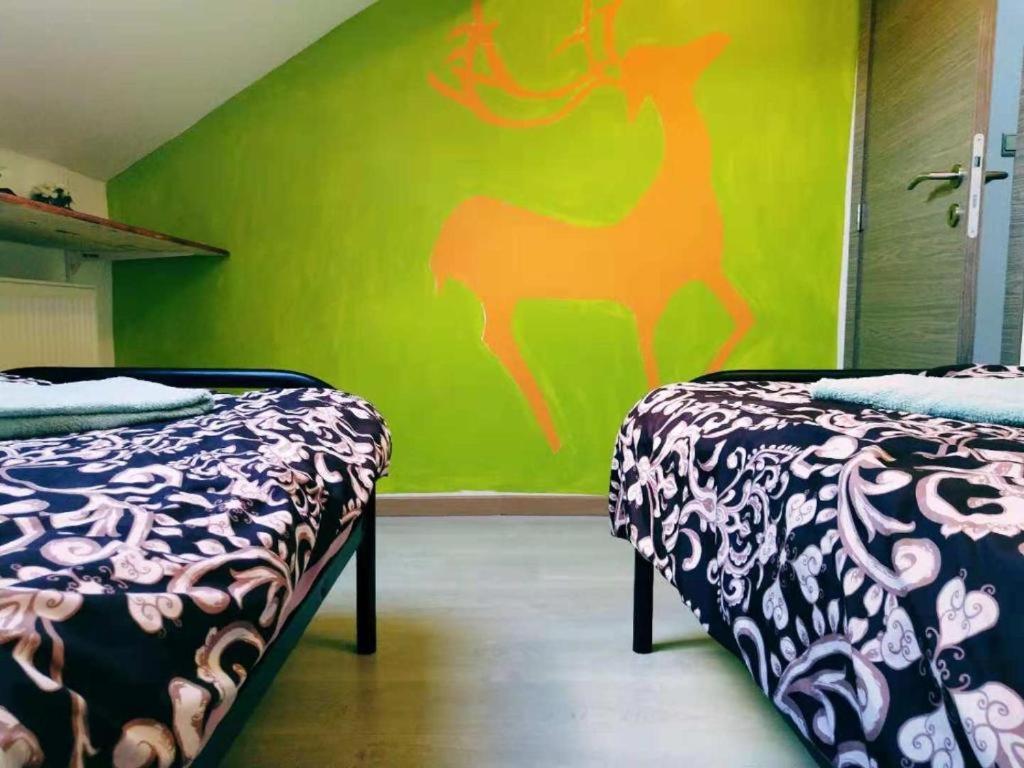 Cozy Rooms With Share The Bathroom And Kitchen بروكسل المظهر الخارجي الصورة